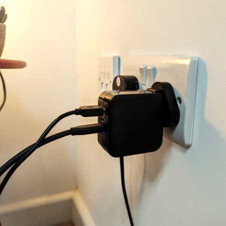 Olixar Super Fast 65W GaN USB A and USB-C Wall Charger With Super Fast Braided USB-C to C Cable - For Samsung Galaxy S22