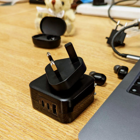 Olixar Super Fast 65W GaN USB A and USB-C Wall Charger With Super Fast Braided USB-C to C Cable - For Samsung Galaxy S22