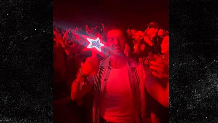 041225_patrick_schwarzenegger_lisa-kal