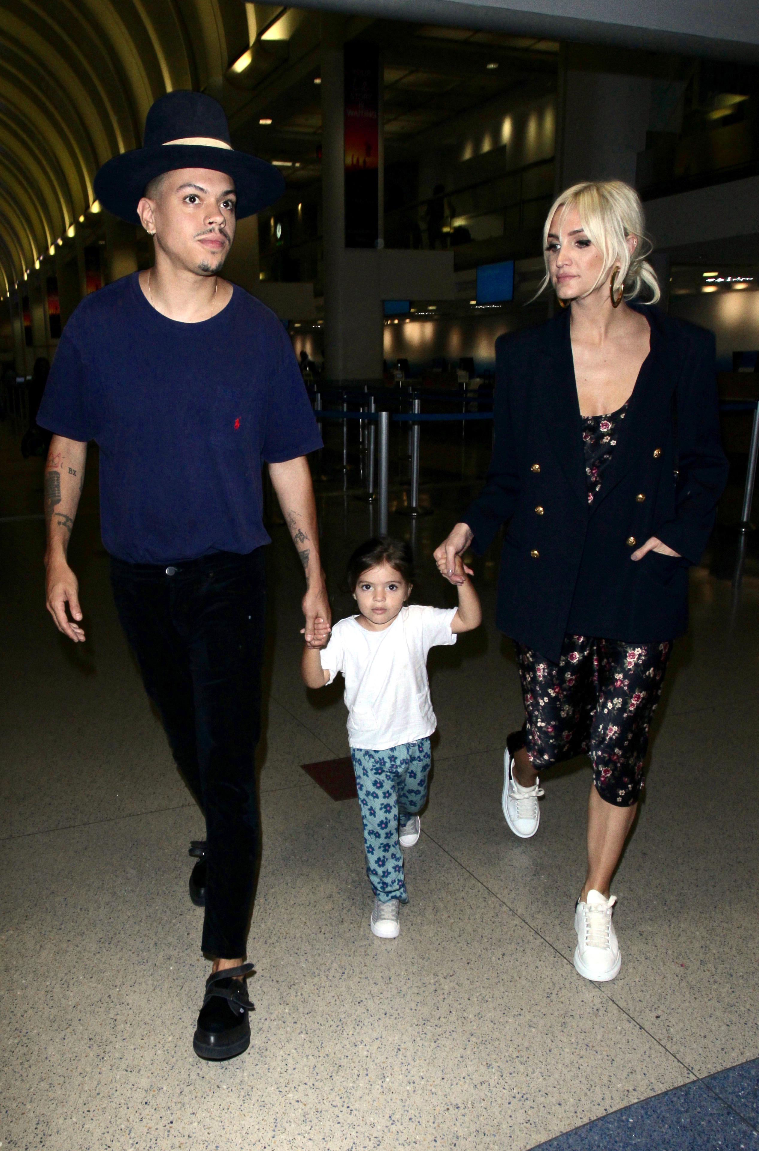 Evan Ross, Ashlee Simpson and Daughter at LAX
