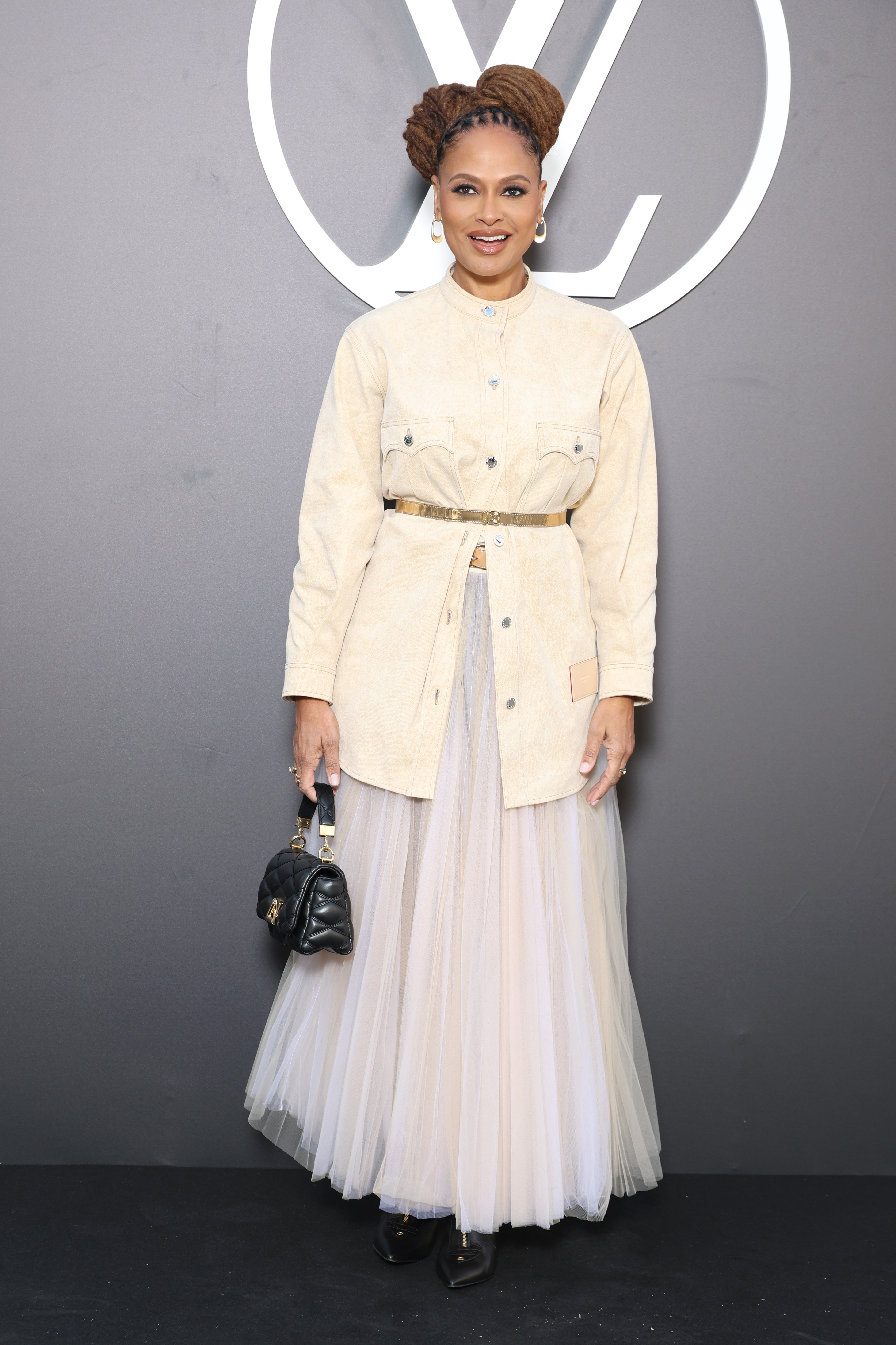 editorial-use-non-editorial-use-90808610