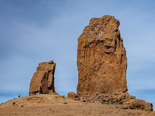 Roque Nublo with a human for scale