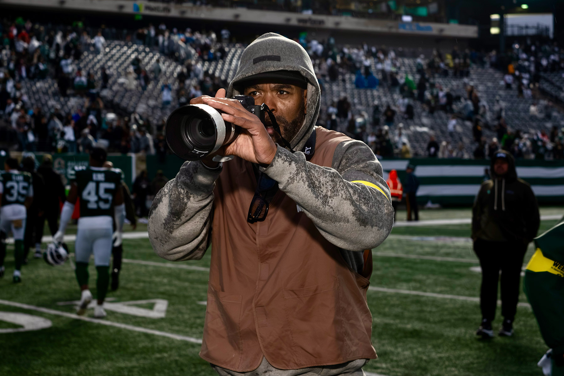 Method Man at MetLife Stadium on Sunday, Nov. 9, as the latest guest in the NFL Celebrity Photographer Series during the New York Jets vs. Cleveland Browns matchup.