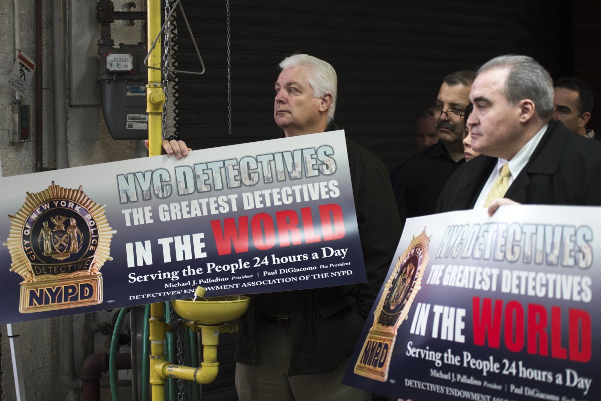 3DBHEJ4CPHHBIWLQJLYWZWW554 Representatives from U.S. Congress, New York State Legislature and police union attended a press conference to call for a permanent reauthorization of the Zadroga Act.