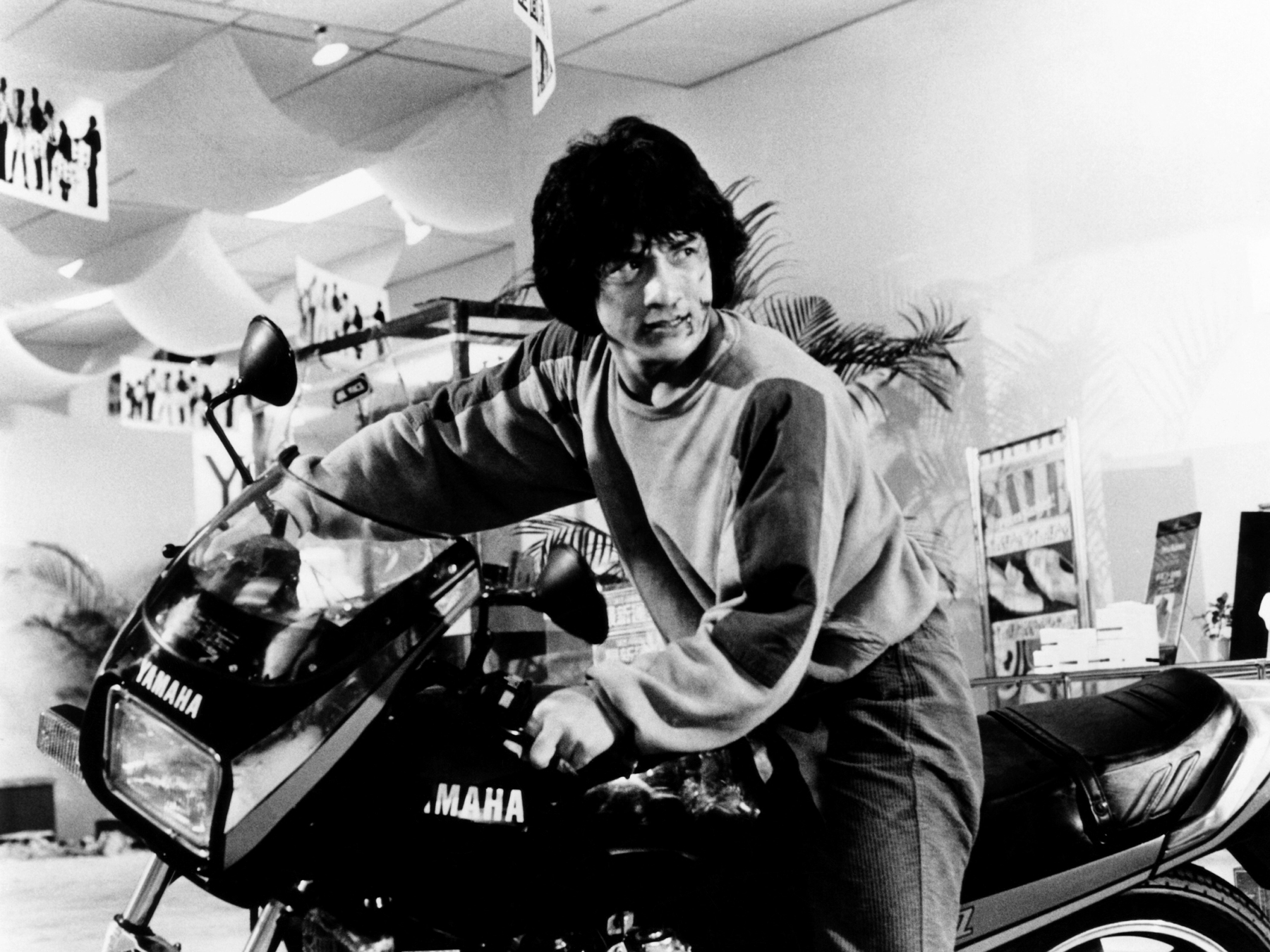 POLICE STORY, (aka GING CHAT GOO SI), Jackie Chan, 1985, © Cinema Group/courtesy Everett Collection